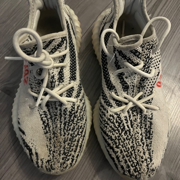 Yeezys zebra mens size 7 - Picture 3 of 3
